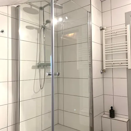 Bergluft 3 Modern With 2 Bedrooms 1 Hour From Vienna - Parking & 24 Hour Self Check-in *