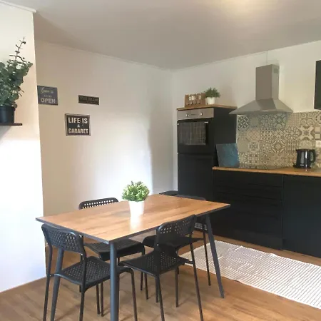 Bergluft 3 Modern With 2 Bedrooms 1 Hour From Vienna - Parking & 24 Hour Self Check-in アパート