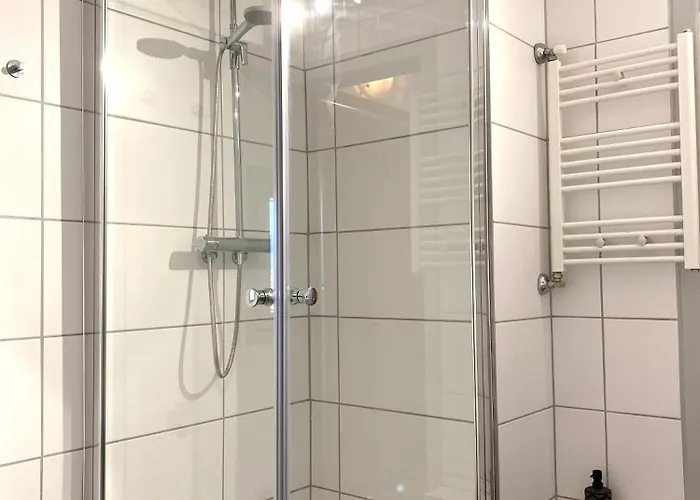 Bergluft 3 Modern With 2 Bedrooms 1 Hour From Vienna - Parking & 24 Hour Self Check-in *